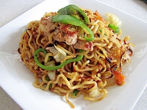 市販の焼きそばを美味しくアレンジ!黄金比の焼きそば レシピ・作り方